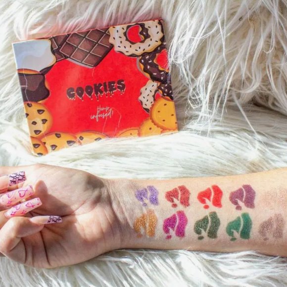 Cookies Eye Shadow Palette infused with Hemp - Picture 1 of 2